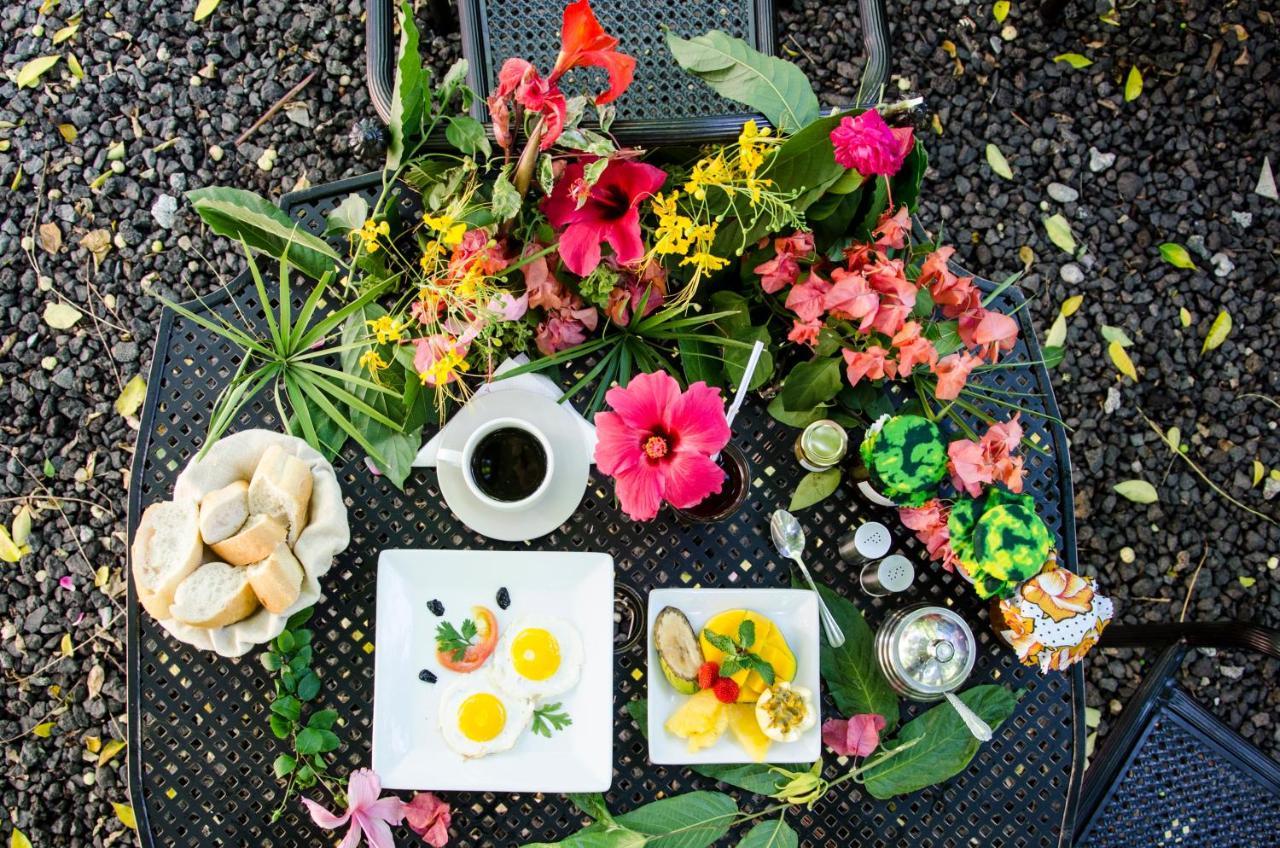 Hotel Jardin De La Paix Морони Экстерьер фото