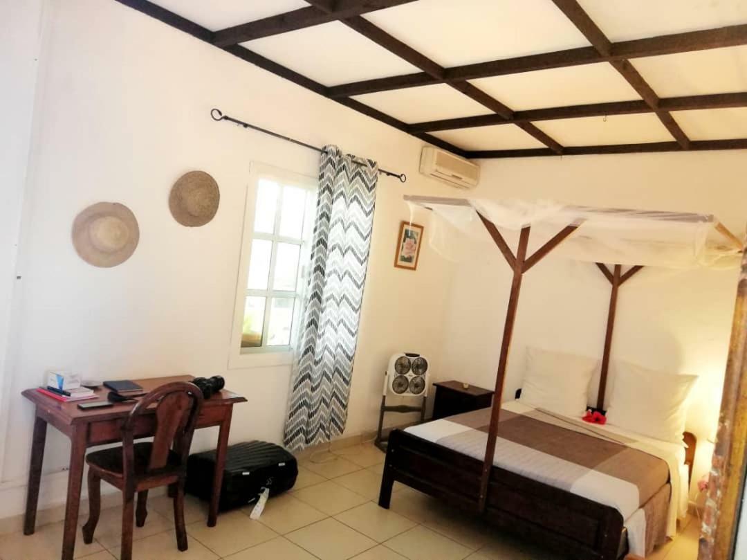 Hotel Jardin De La Paix Морони Экстерьер фото